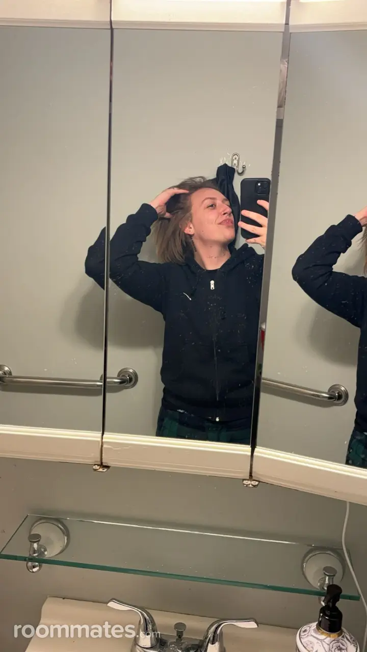 Profile photo 3 of 4