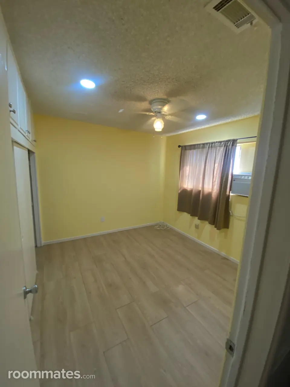 Profile photo 8 of 17