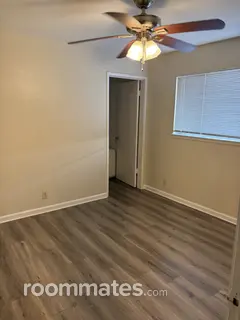 Room for rent in Sacramento, CA $900, townhouse