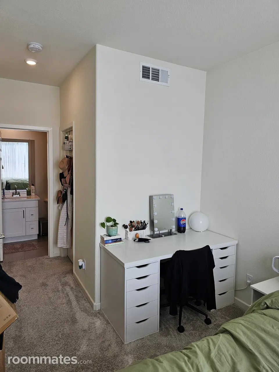 Profile photo 7 of 8