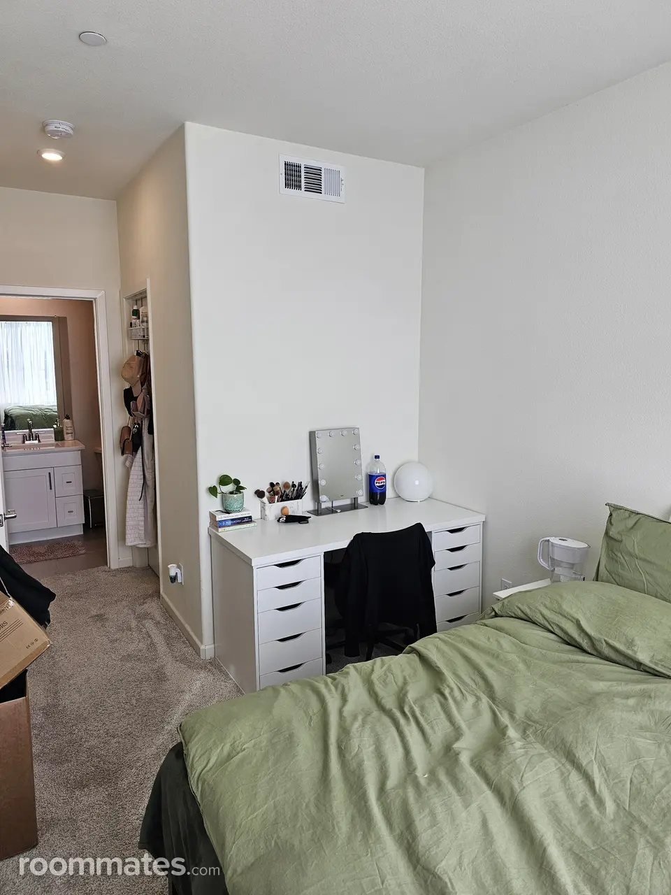 Profile photo 6 of 8