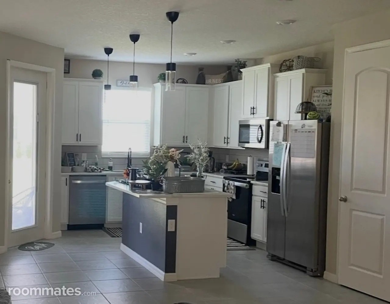 Profile photo 1 of 10