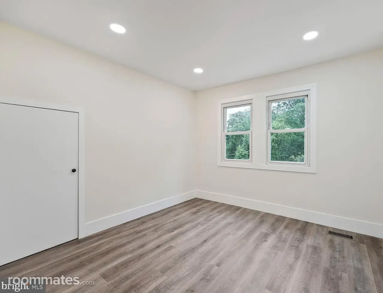 Profile photo 6 of 10