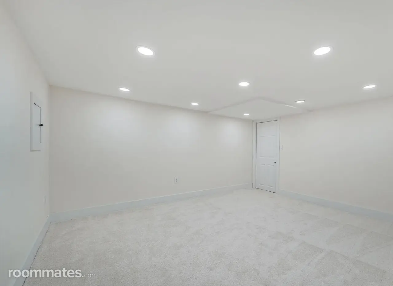 Profile photo 7 of 10