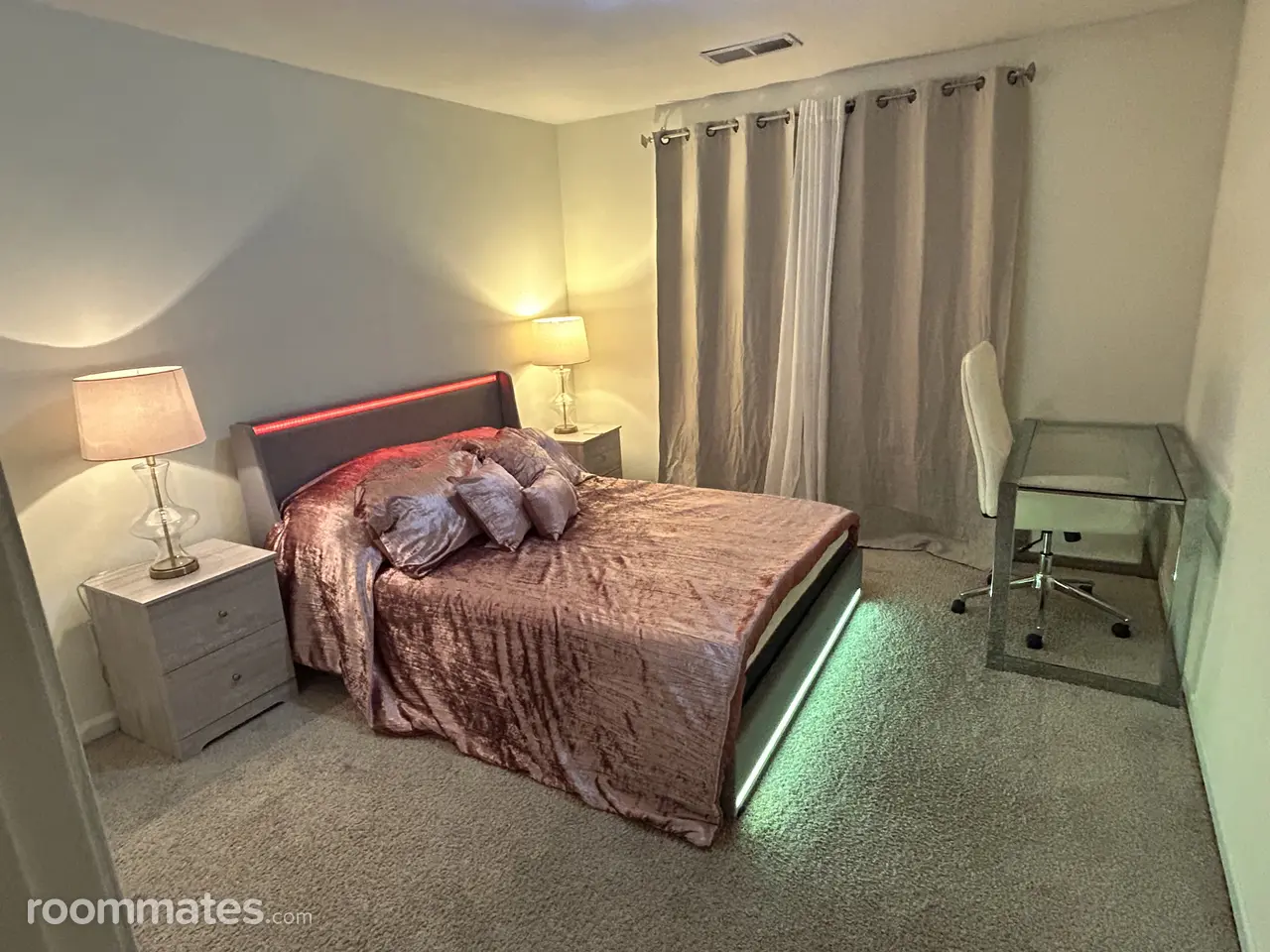 Profile photo 1 of 11