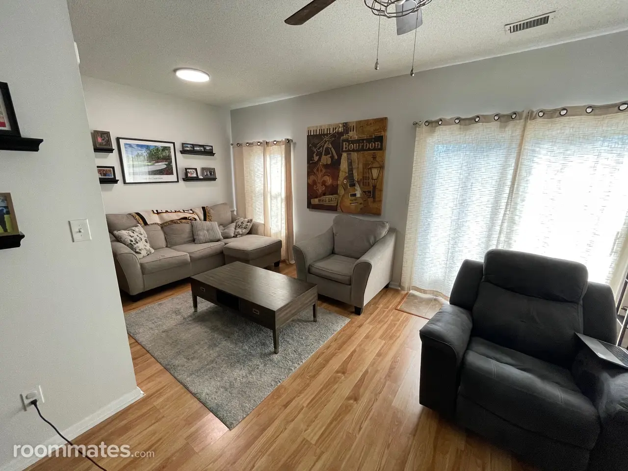 Profile photo 7 of 11