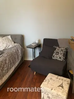 Room for rent in Des Plaines, IL $1100, townhouse