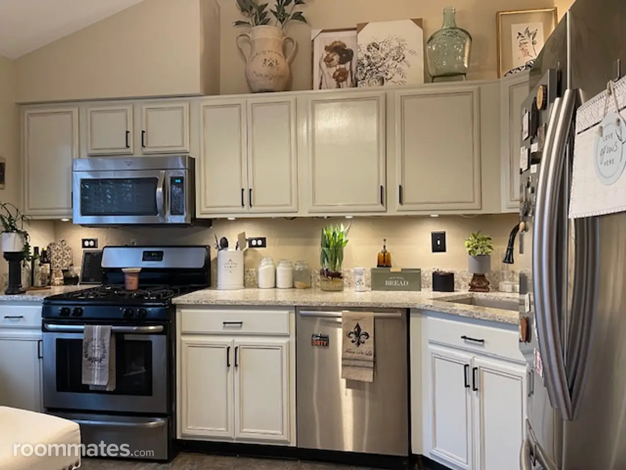 Profile photo 9 of 10