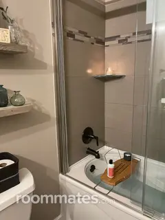 Room for rent in Des Plaines, IL $1100, townhouse