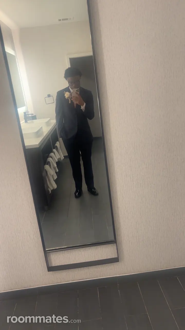 Profile photo 1 of 1