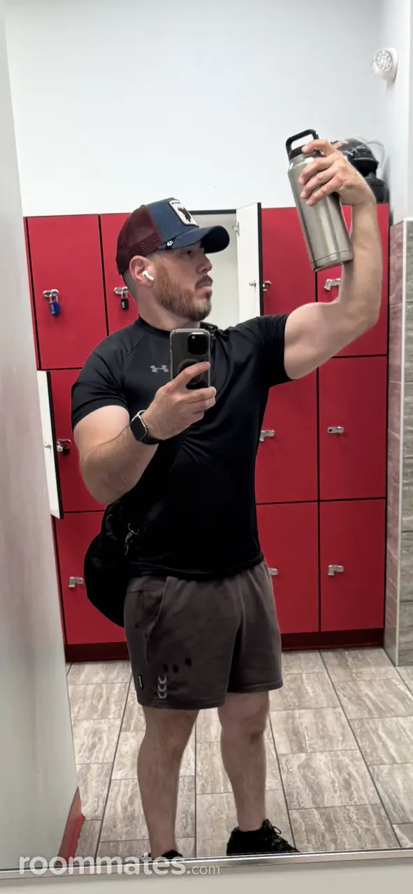 Profile photo 4 of 4