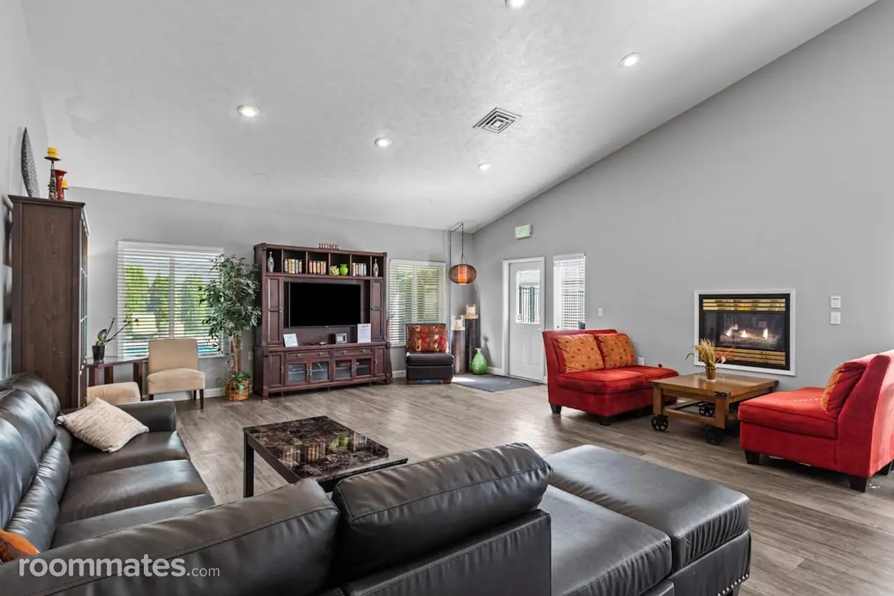 Profile photo 7 of 9