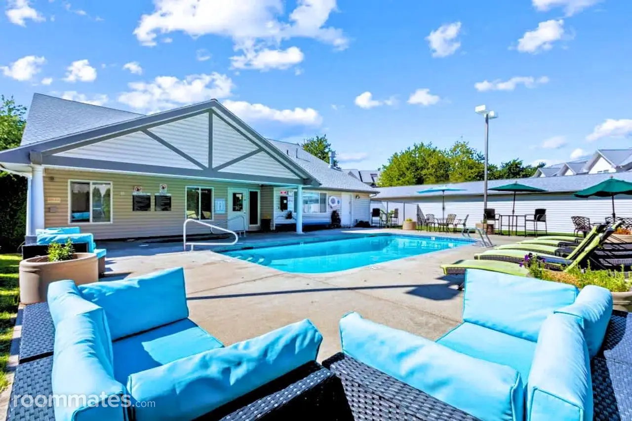 Profile photo 3 of 9