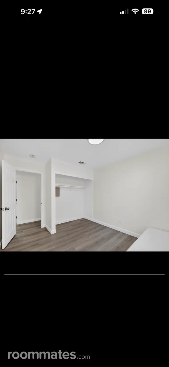 Profile photo 3 of 11