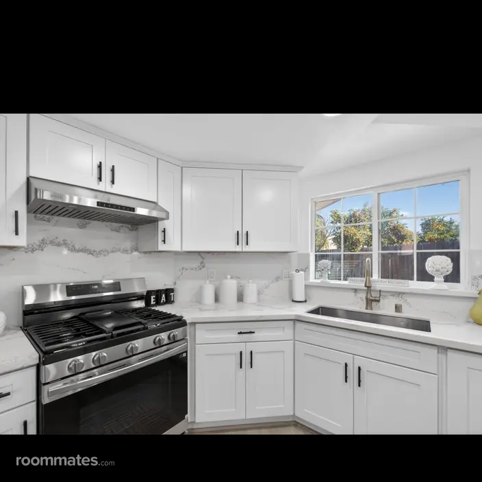 Room for rent in Sacramento, CA $650, house