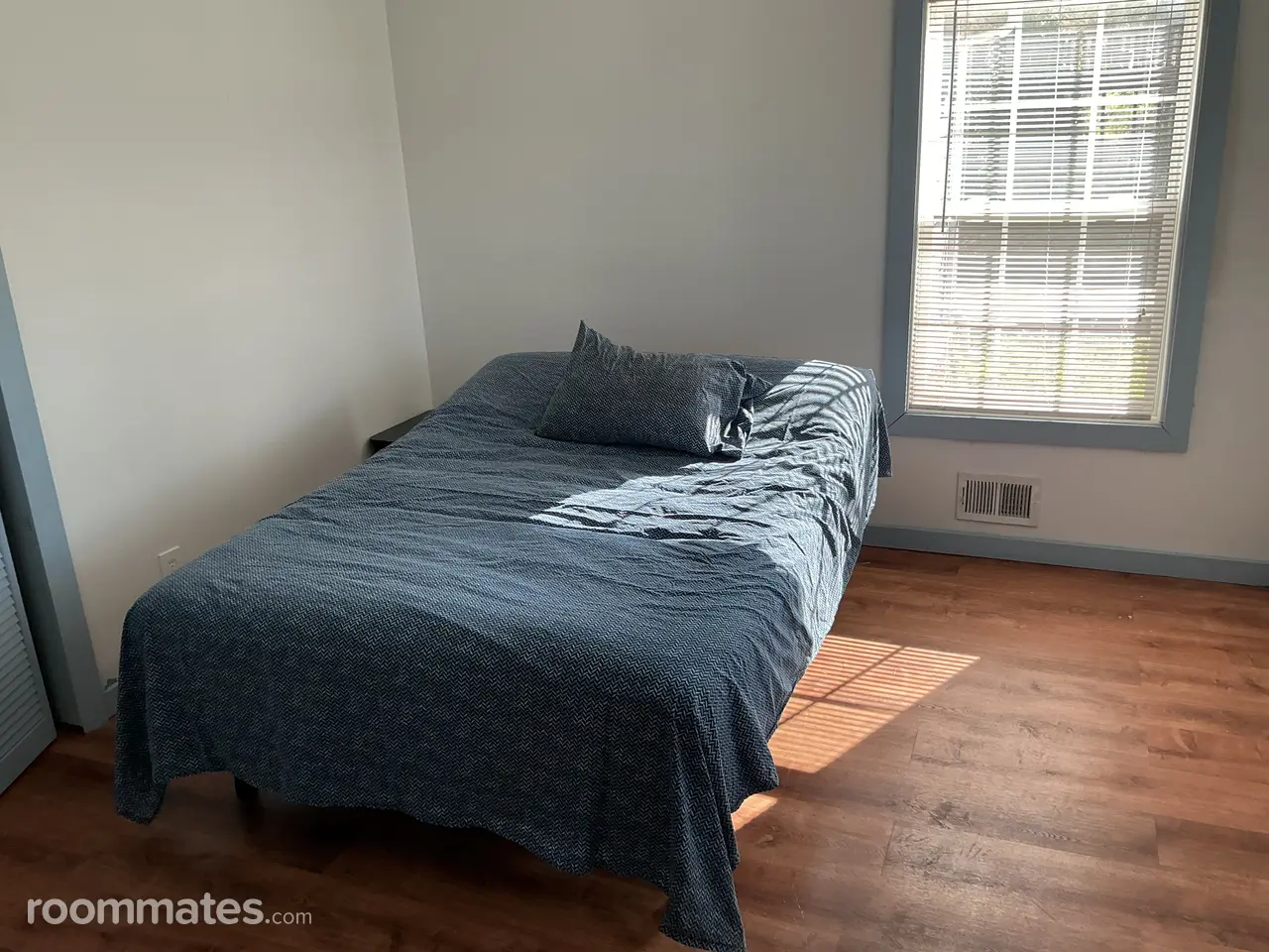 Profile photo 1 of 5