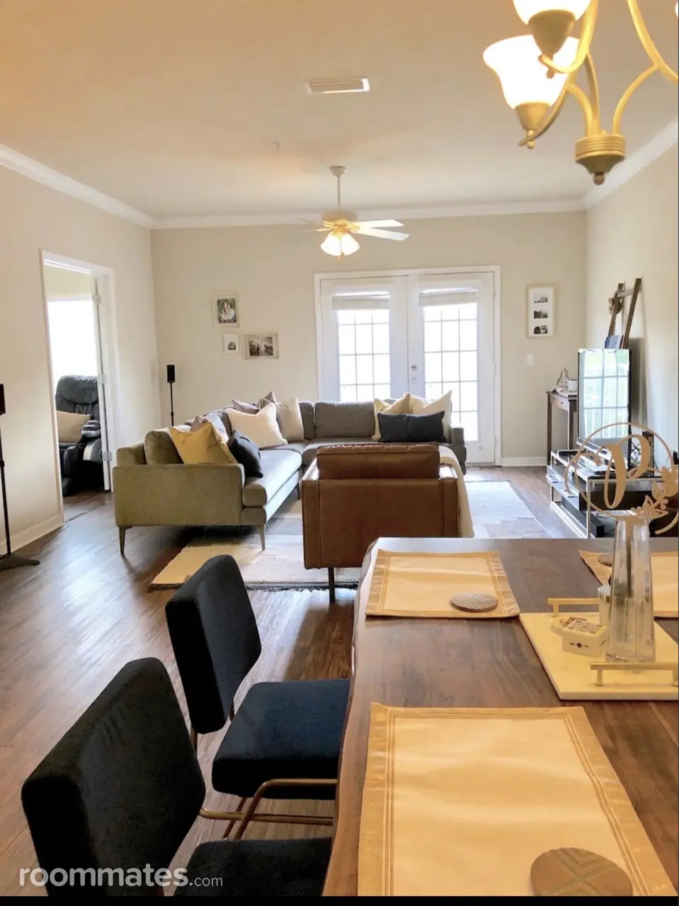 Profile photo 3 of 14