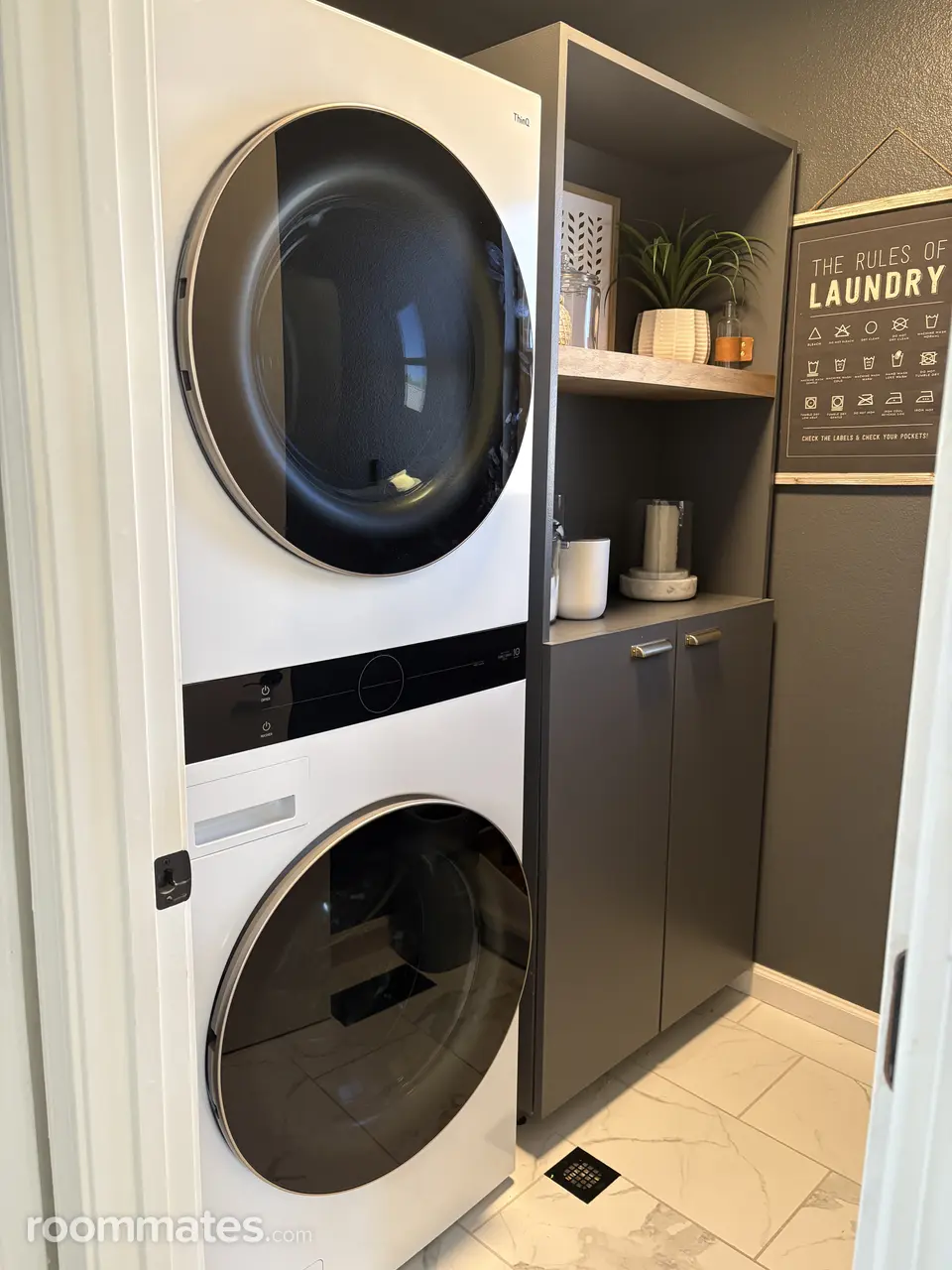 Profile photo 3 of 9