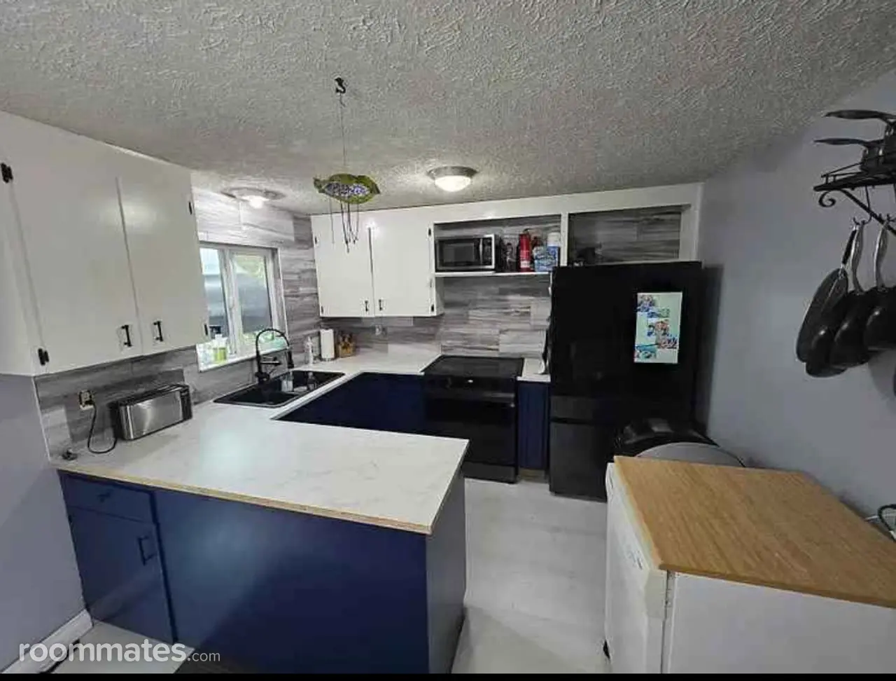 Room for rent in Mountlake Terrace, WA $900, house