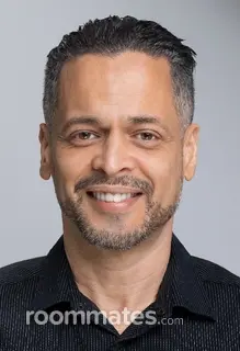 Roommate looking Woodland Hills CA, $2000