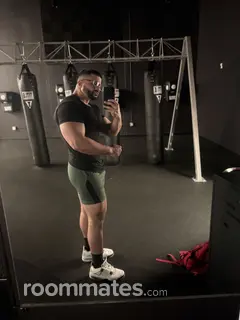 Roommate looking Miami Beach, FL, $2000