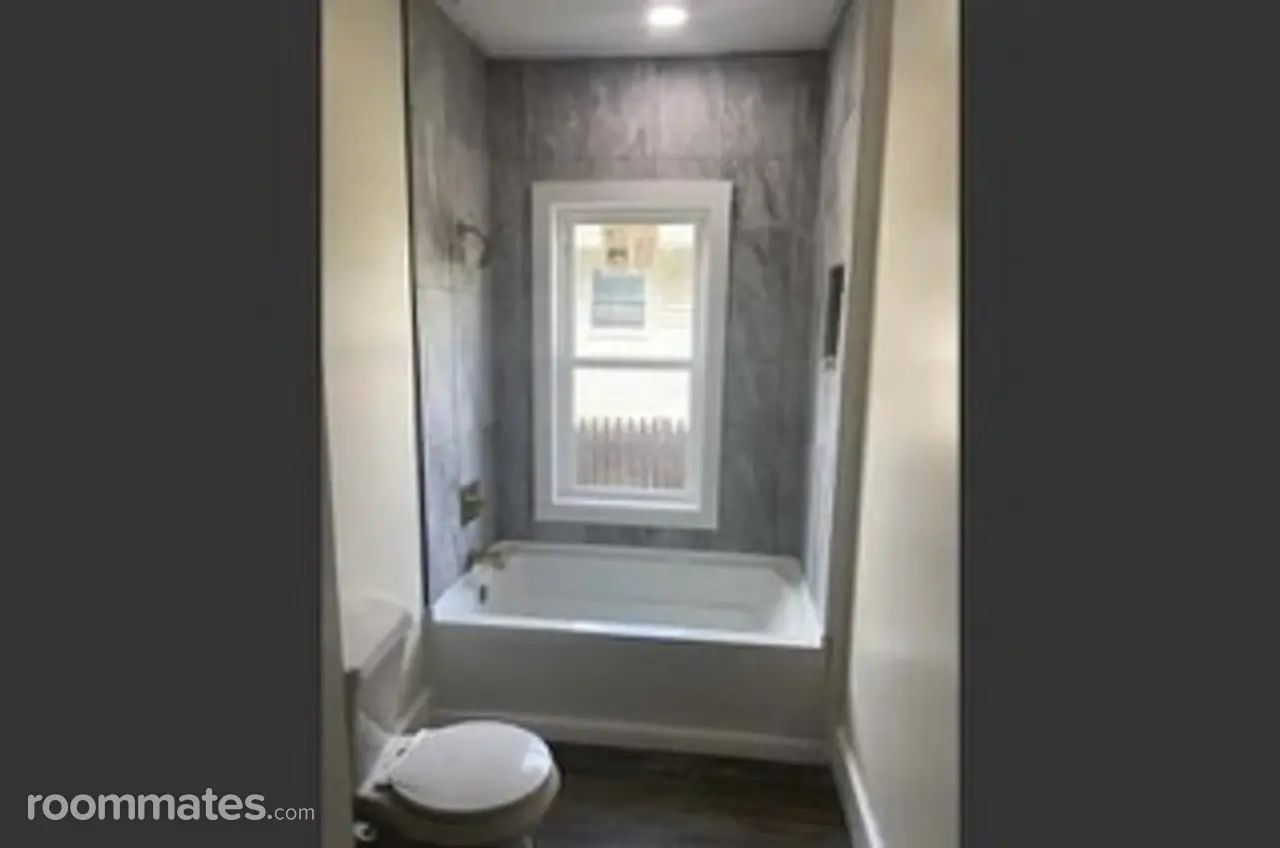 Profile photo 3 of 7