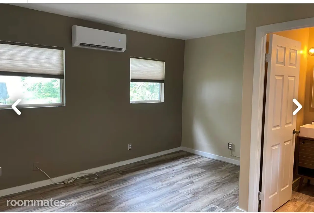 Profile photo 3 of 6