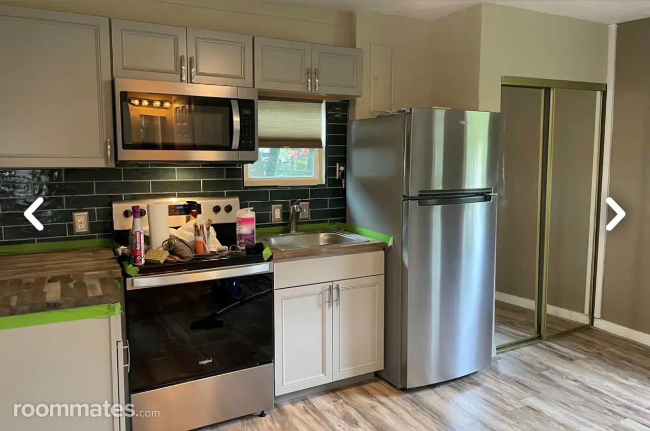 Profile photo 1 of 6