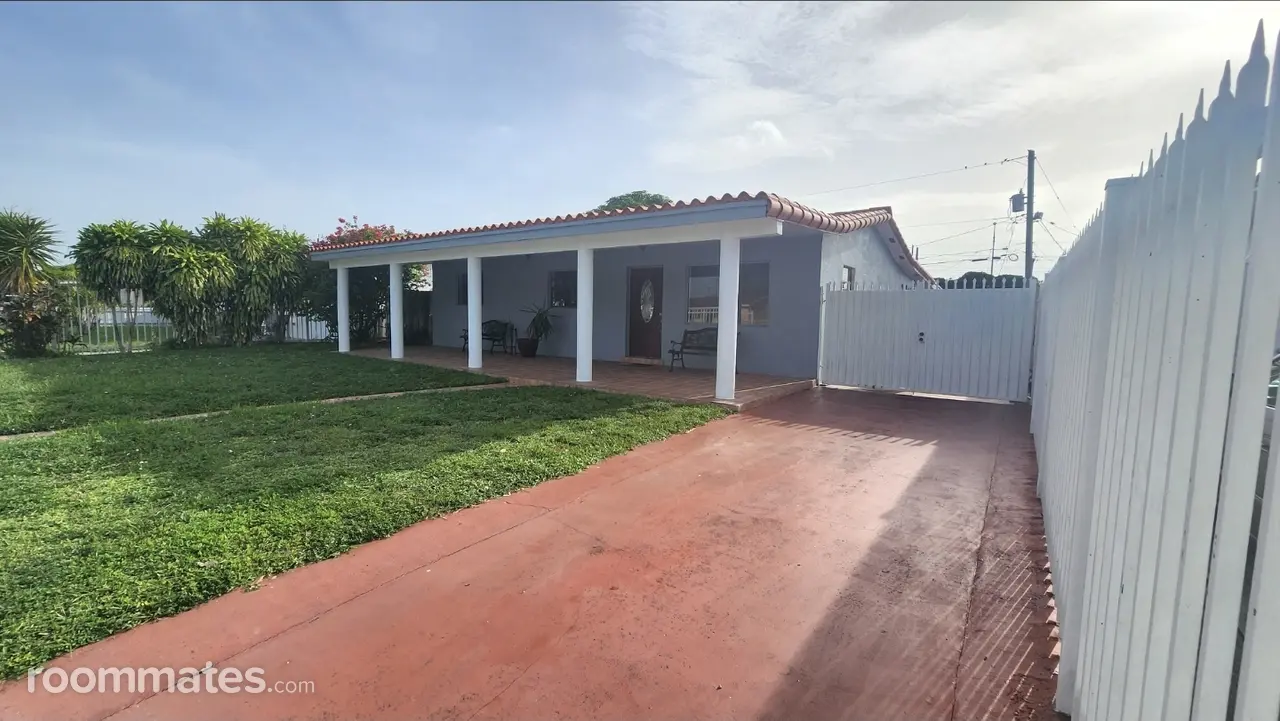 Profile photo 1 of 6