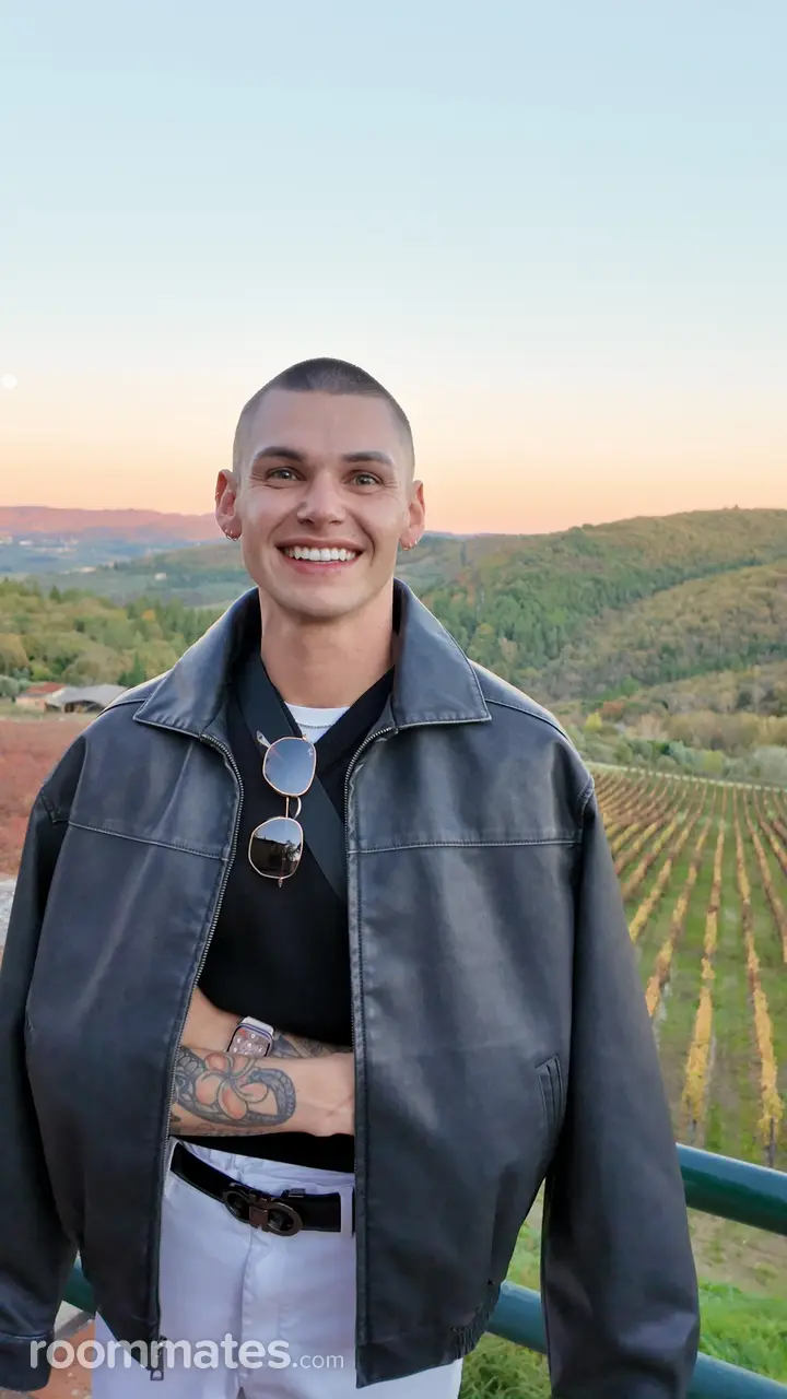 Profile photo 3 of 6