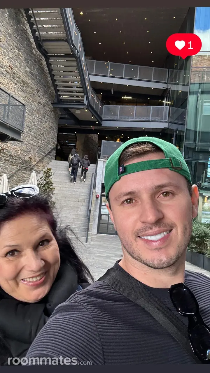 Profile photo 1 of 1