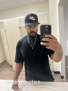 Roommate looking Louisville, KY, $400