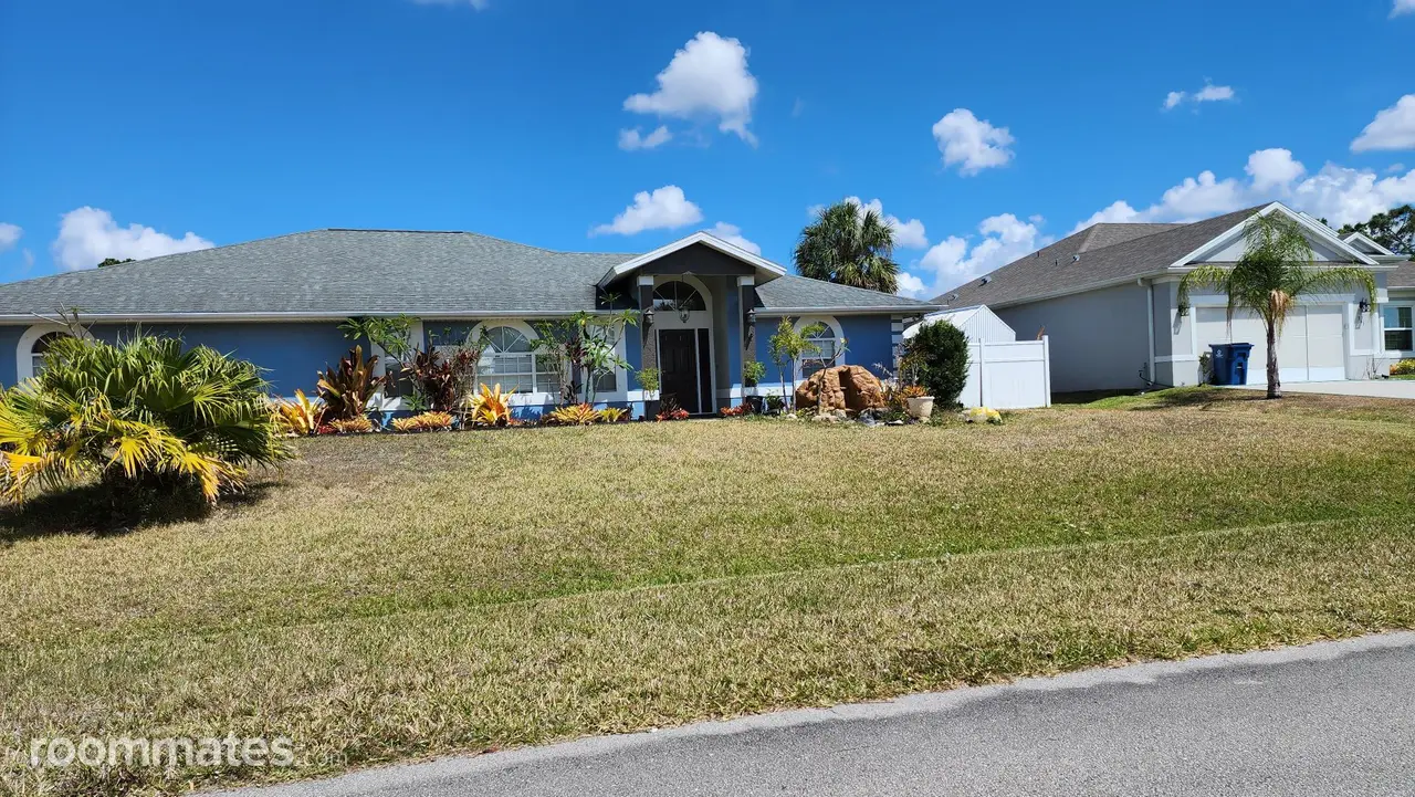 Profile photo 10 of 11