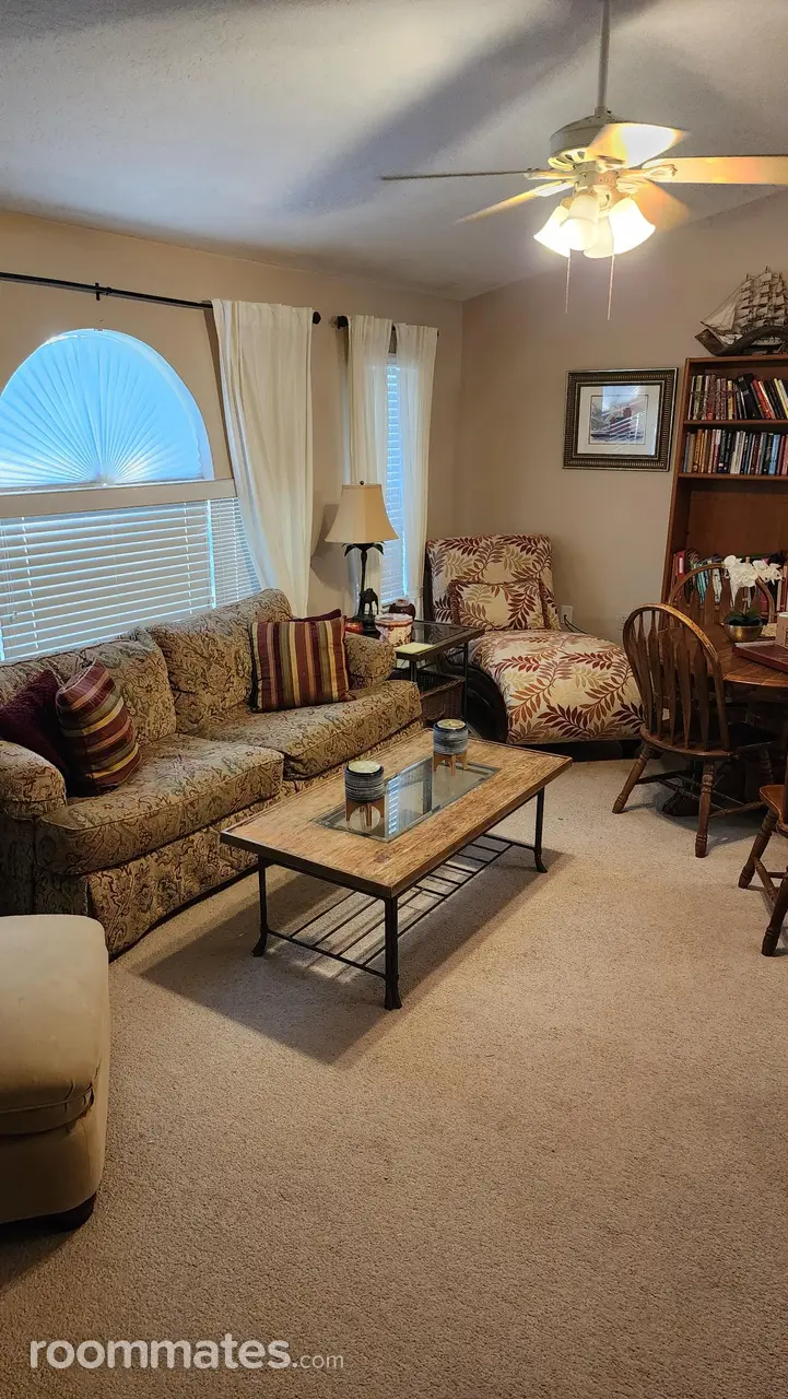 Profile photo 7 of 11