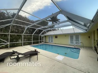 Room for rent in Stuart, FL $900, house