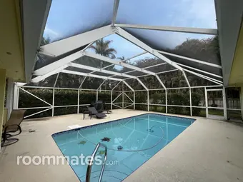Room for rent in Stuart, FL $900, house