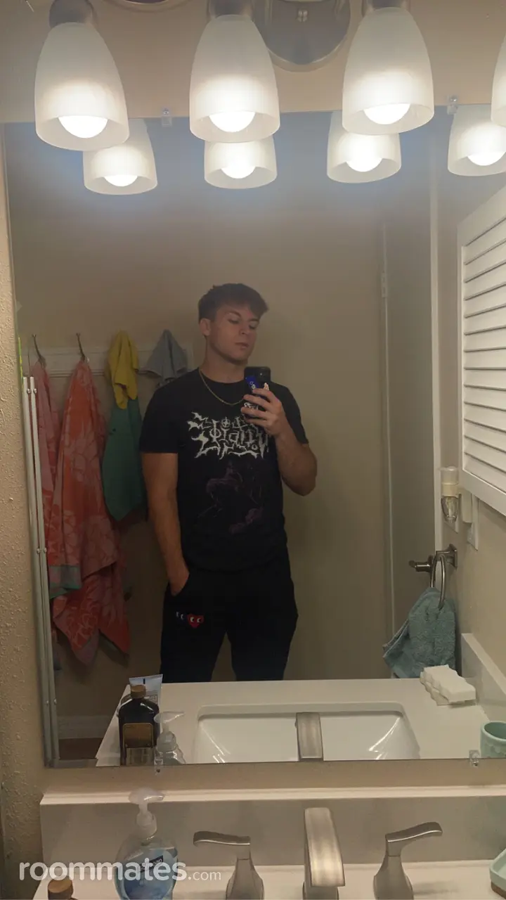 Profile photo 9 of 9