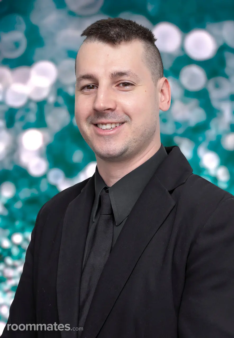 Profile photo 5 of 5