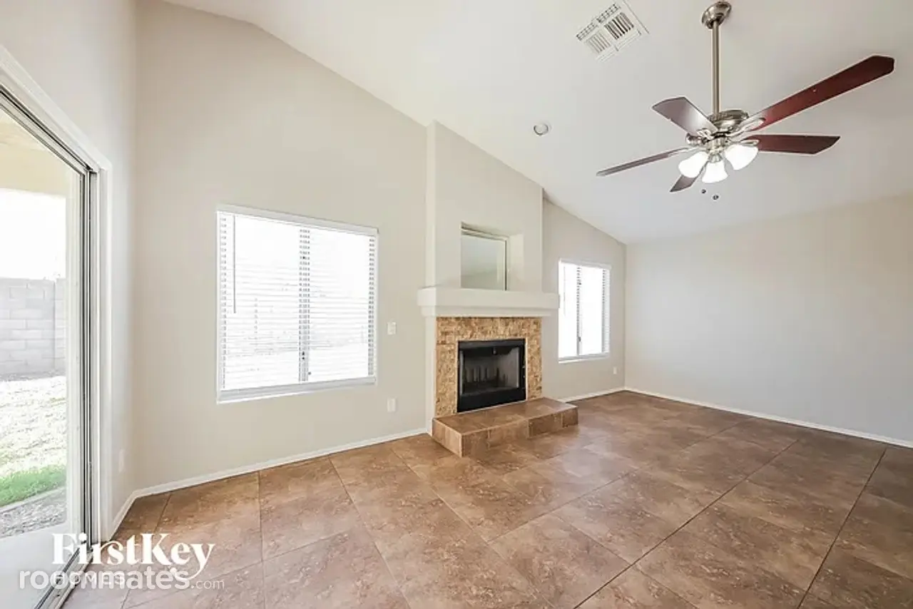 Profile photo 8 of 11