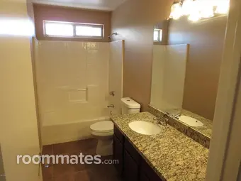 Room for rent in Glendale, AZ $900, house