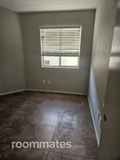 Room for rent in Glendale, AZ $900, house