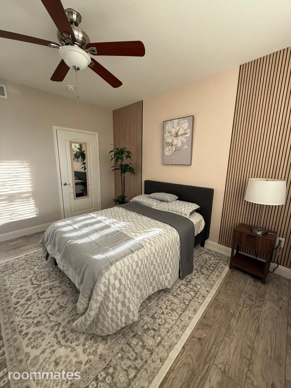 Profile photo 3 of 8