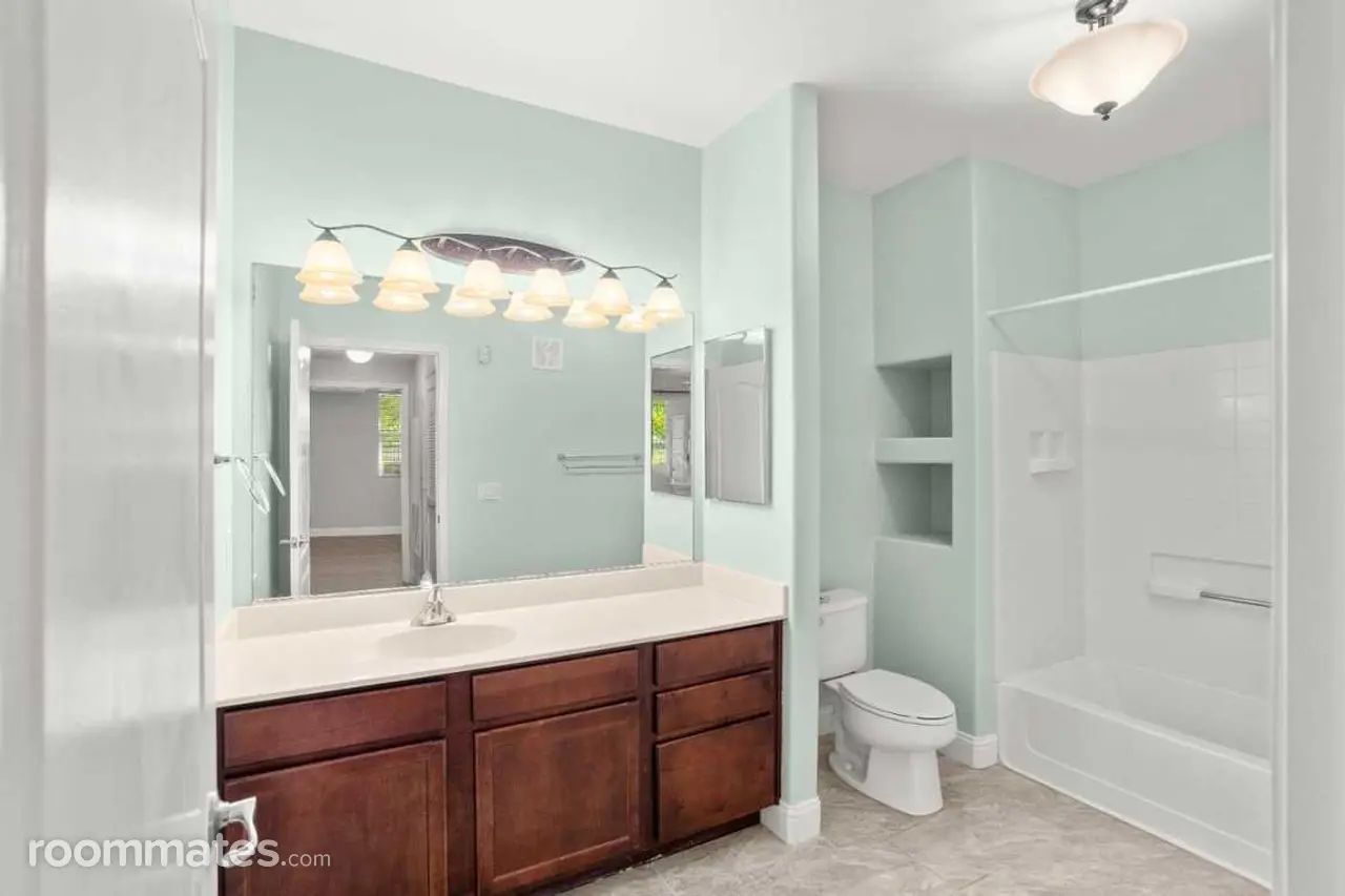 Profile photo 5 of 8