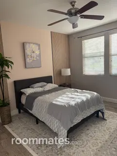 Room for rent in Sacramento, CA $1500, condo