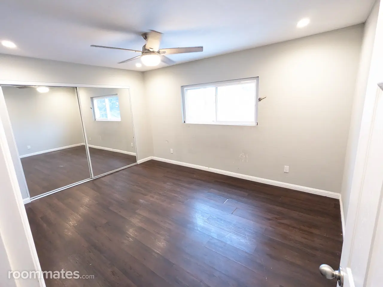 Profile photo 4 of 16