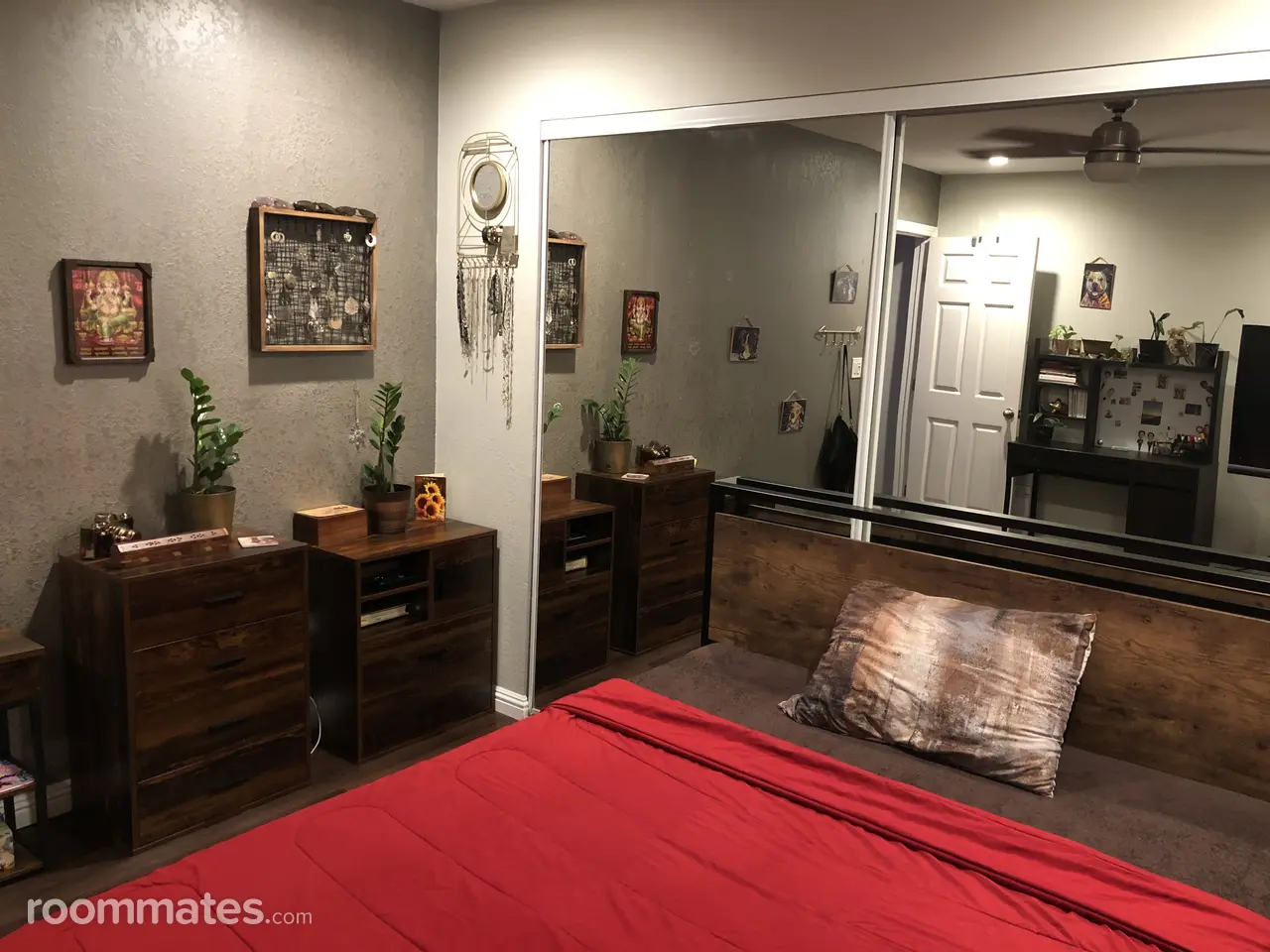 Profile photo 1 of 18