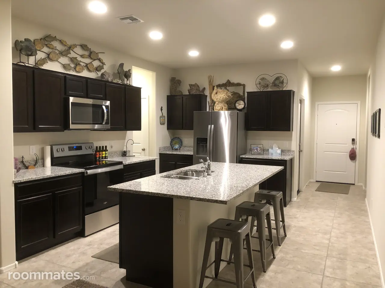 Profile photo 3 of 4