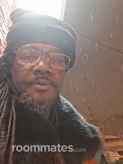 Roommate looking Trenton, NJ, $600