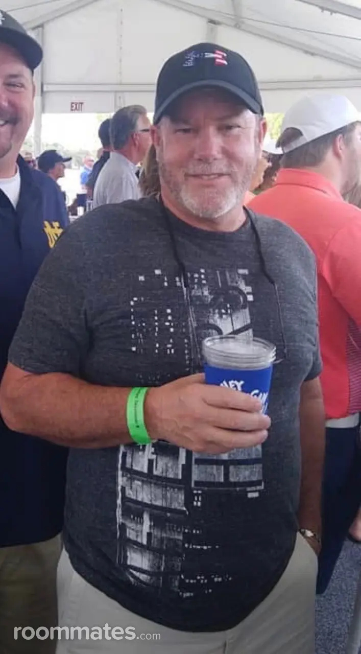 Profile photo 19 of 19