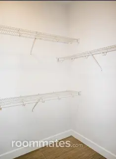 Room for rent in St. Petersburg, FL $950, house